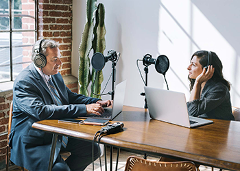 Podcasts Kachel